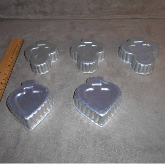 Lot of Aluminum Mini Individual Tart Jello Molds Spades & Clubs Card Suits - Picture 5 of 7